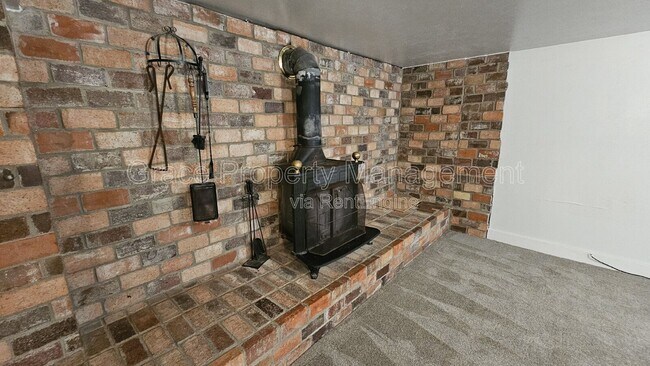 Building Photo - 8151 W Evans Ave