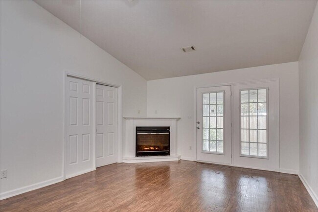 Building Photo - 8041 Reagan Cir