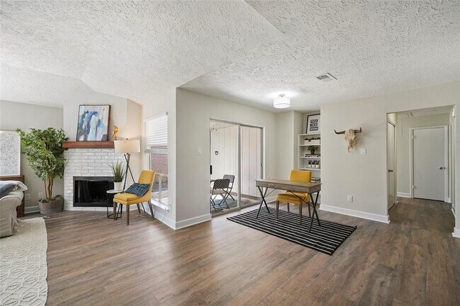 Building Photo - 9318 Beringwood Dr