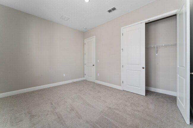 Building Photo - 13254 McMillan Dr