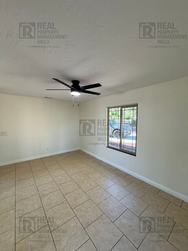 Building Photo - 7BR Single-Story Retreat on 2.7+ Acres – Spacious, Sun-Filled Living in Prime Temecula