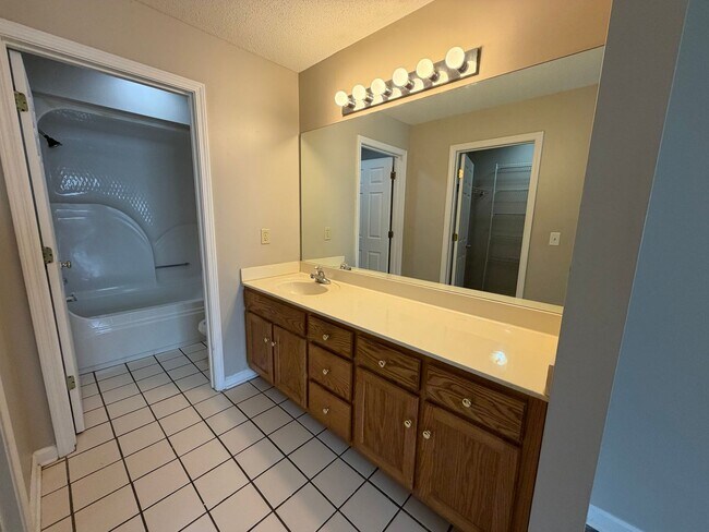 Building Photo - 46/48 Widgeon Way