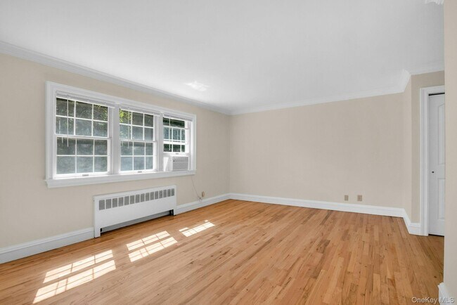 Building Photo - 590 Bedford Rd