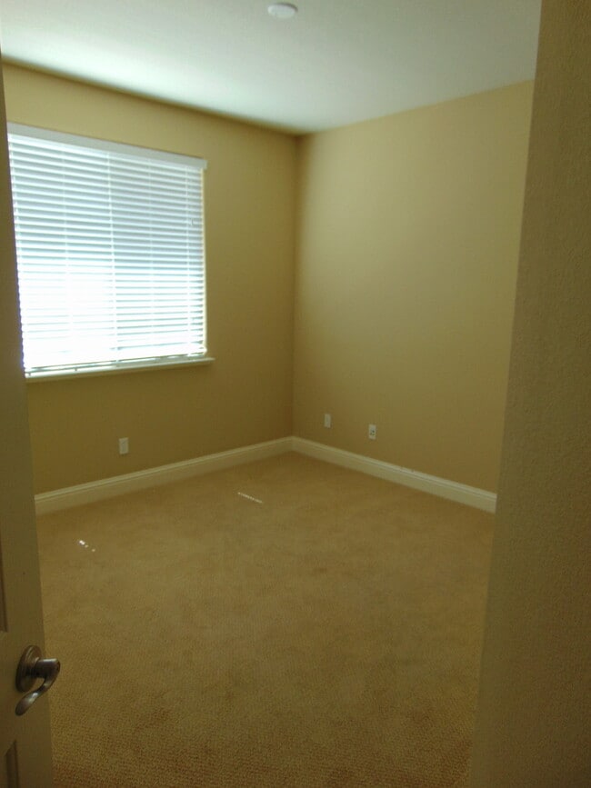 Building Photo - Beautiful 3 bed 2 Bath Home in Mountain House