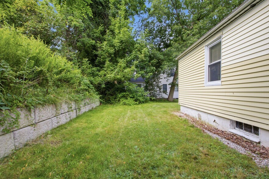 Building Photo - 19 Buffumsville Rd