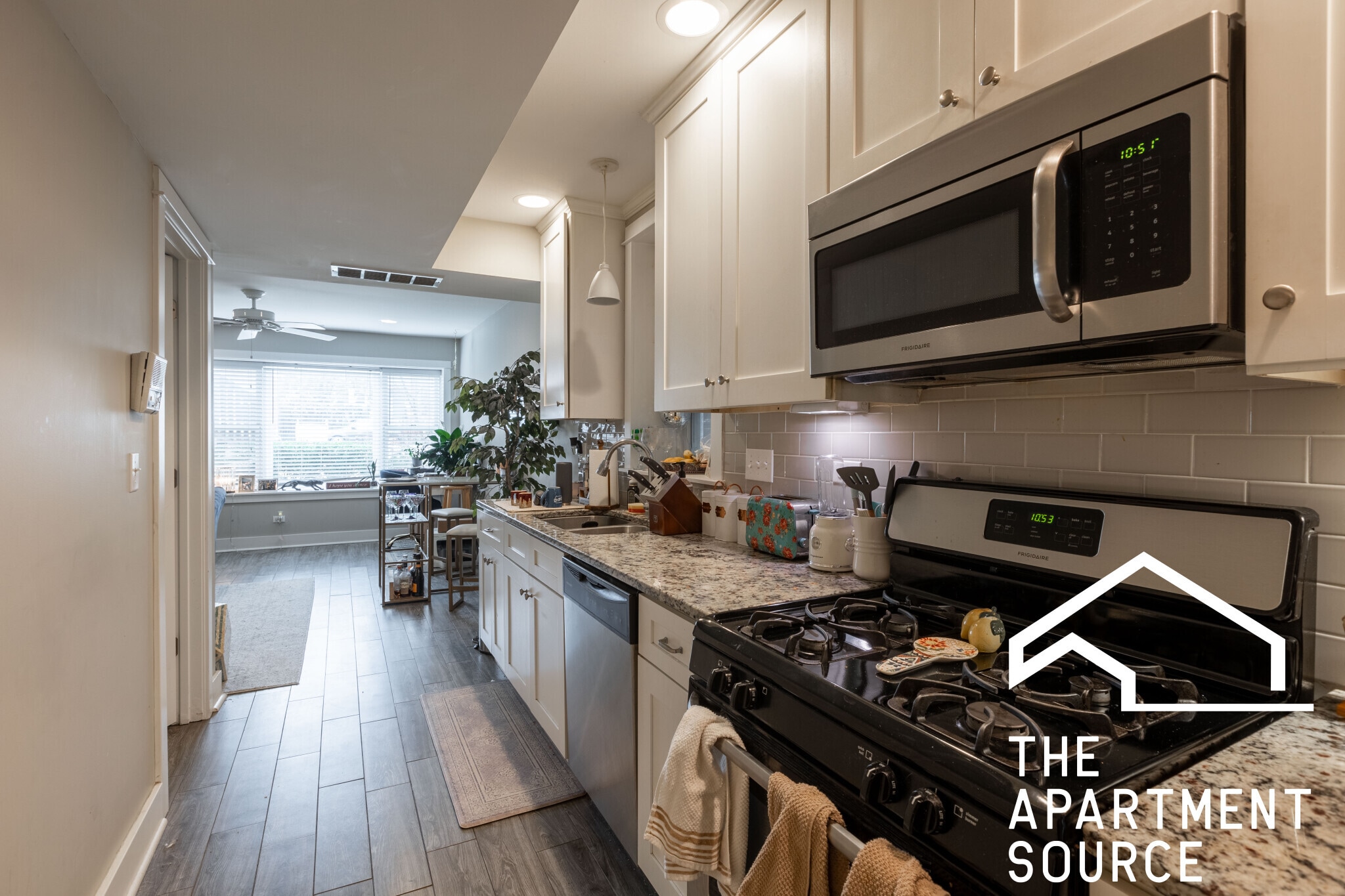 Building Photo - 2449 N Ashland Ave