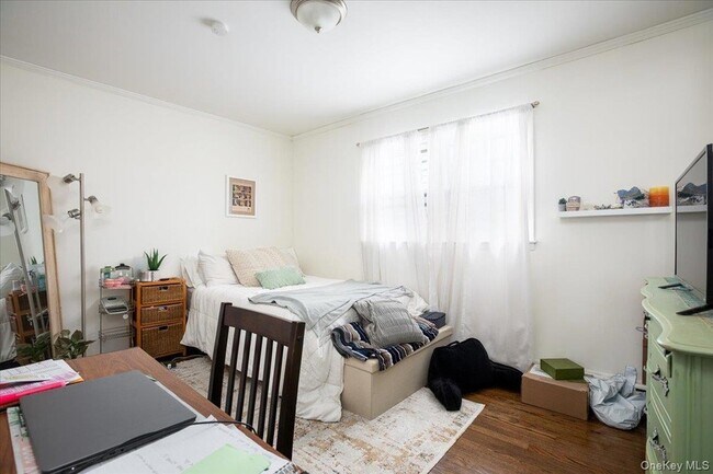 Building Photo - 525 E Beech St