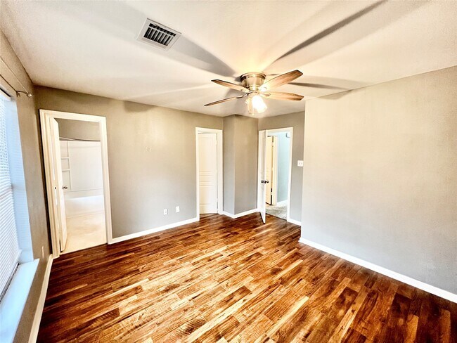 Building Photo - 8323 Greys Ln
