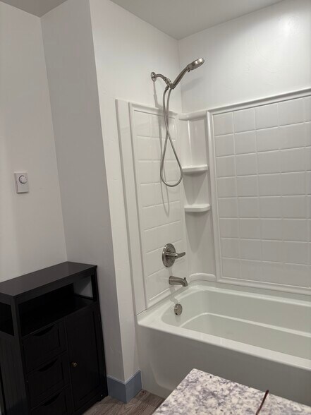 Building Photo - 621 4th St