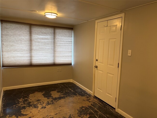 Building Photo - 405 1/2 Walton St