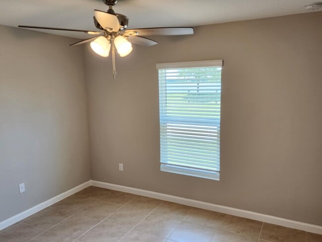 Building Photo - 3197 SW Armucher St