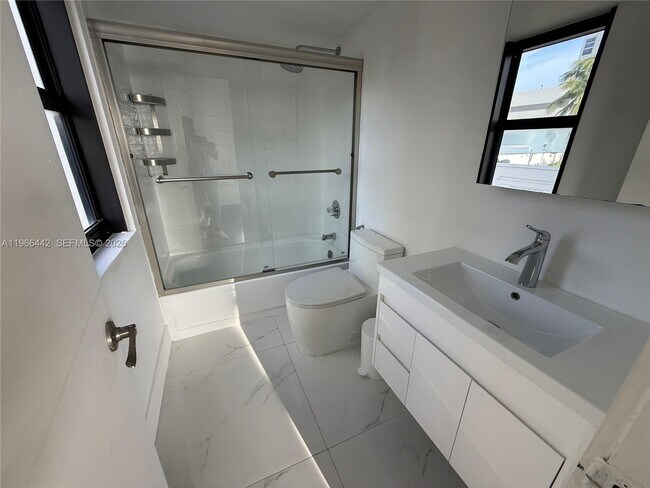 Building Photo - 4301 Collins Ave