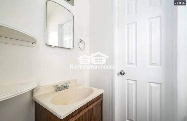 Building Photo - Charming 3-bedroom, 1.5-bathroom house in ...