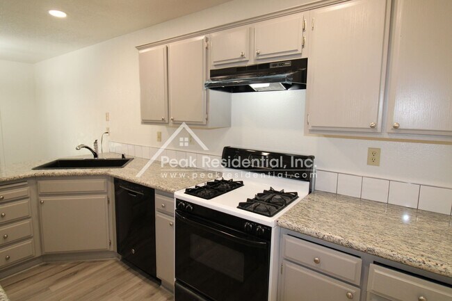 Building Photo - 2641 Decker Way