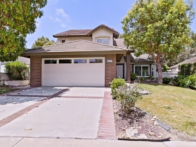 Building Photo - Stunning Remodeled Home in Dana Woods – Co...