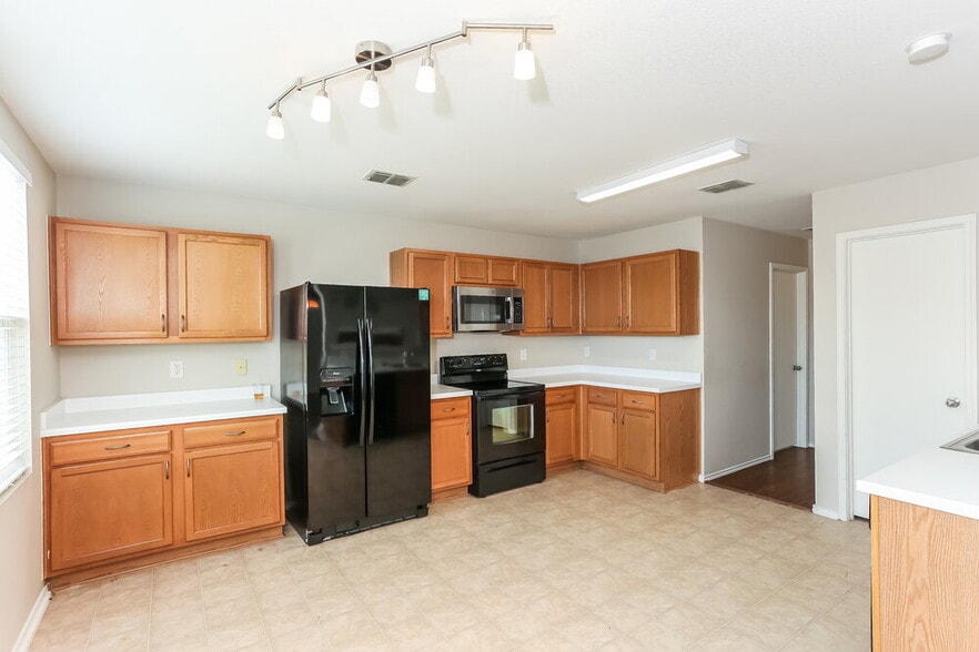 Building Photo - 1421 Krista Dr