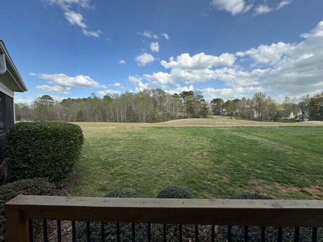 Building Photo - Eagle Ridge Golf Club!