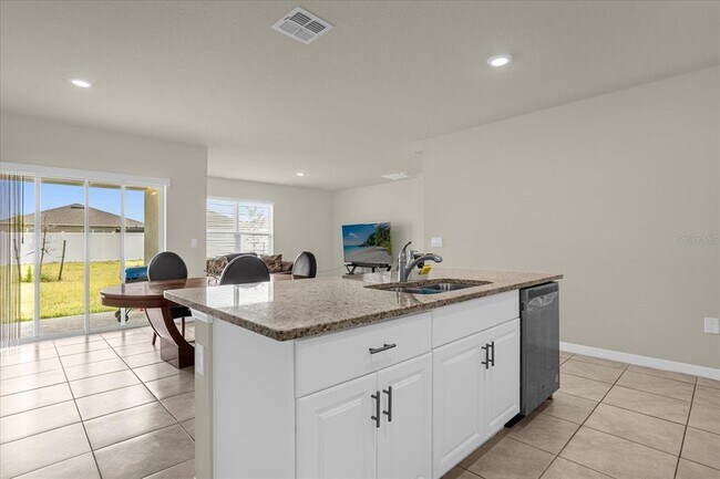 Building Photo - 1842 Egret Meadows Ave