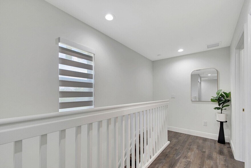 Building Photo - 3871 Patio Ct