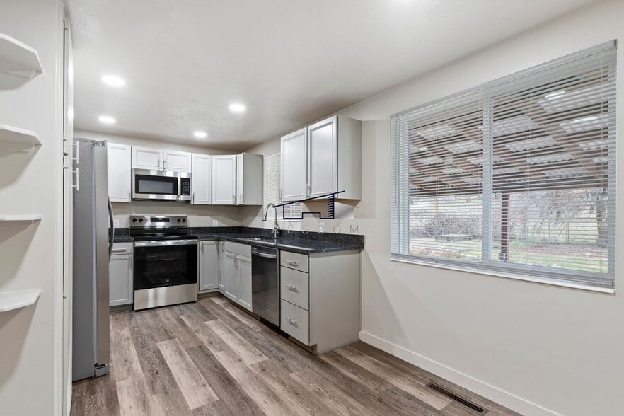 Building Photo - 138 Lynnwood Dr