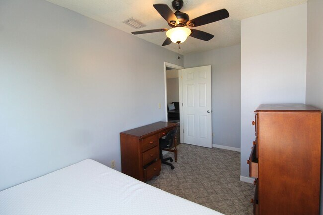 Building Photo - 1330 Hunters Rd