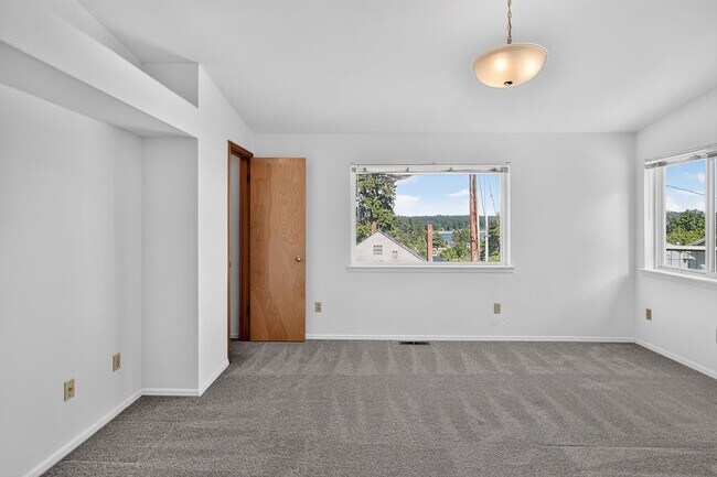 Building Photo - 3805 NW Munson St
