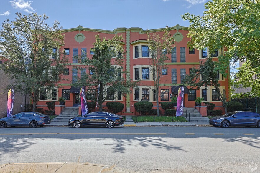 Baum Exterior - Baum Boulevard Flats