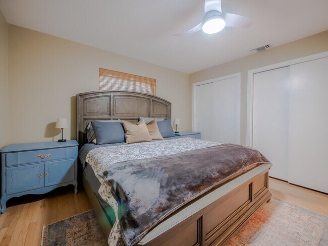 Building Photo - 418 N Palmway