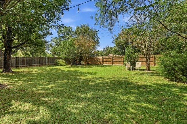 Building Photo - 1605 Springer Ln