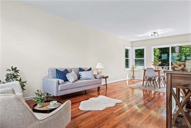 Building Photo - 202 Fairway Dr