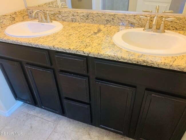 Building Photo - 3837 Loma Cristobal