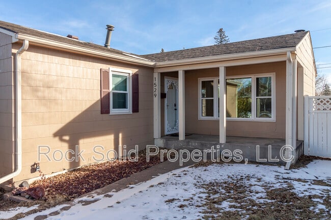 Building Photo - 1529 Walnut Dr