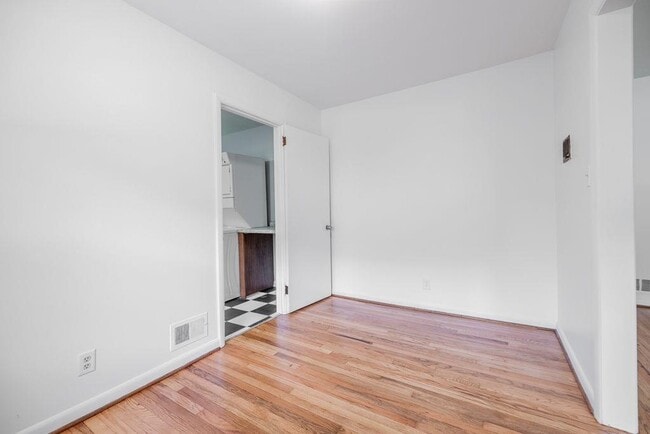 Building Photo - 119 Driftwood Pl