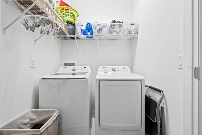 Building Photo - 6262 Goldcoast Ave