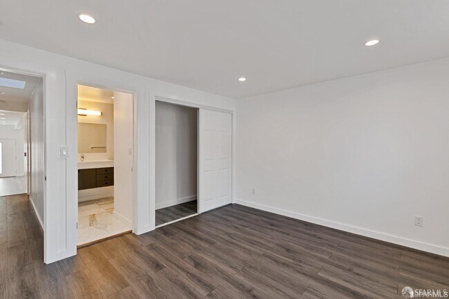 Building Photo - 68 Cayuga Ave