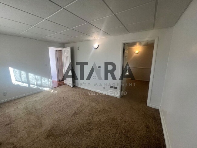 Building Photo - 9111 Parakeet Dr