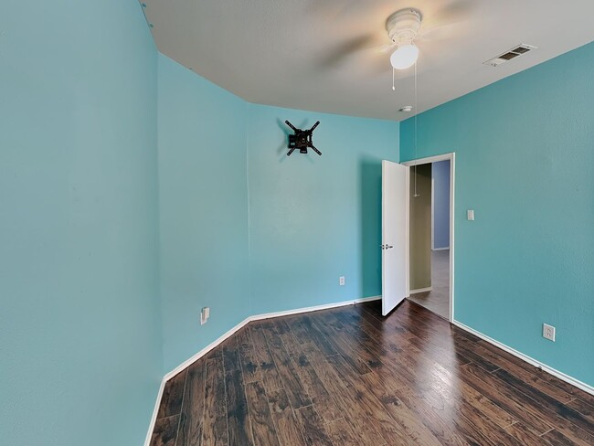 Building Photo - Beautiful Brick One-Story Home in Fort Worth!