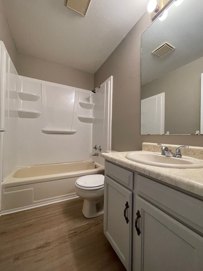 Building Photo - 4425 Hollyhock St