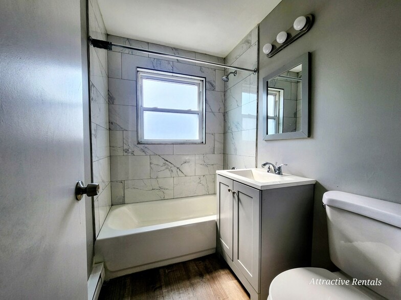 Building Photo - 2123 W 119th St
