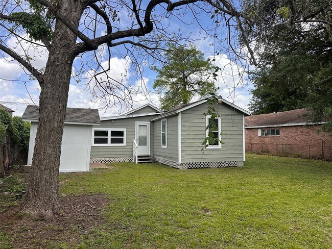 Building Photo - 2516 Ivy St