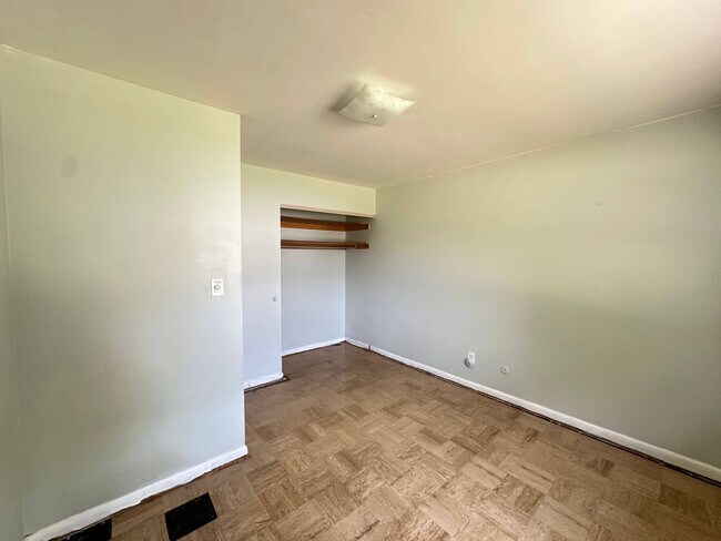 Building Photo - 2723 McCall St