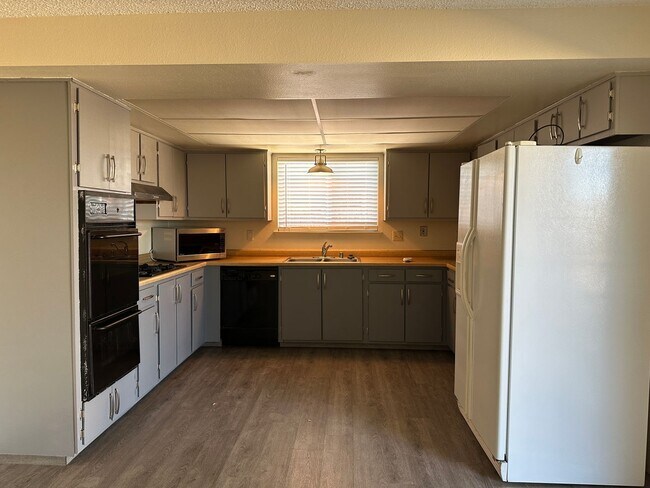 Building Photo - 25 E Janere Ct