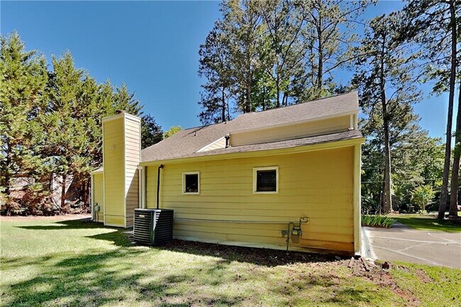 Building Photo - 3352 Ethan Dr