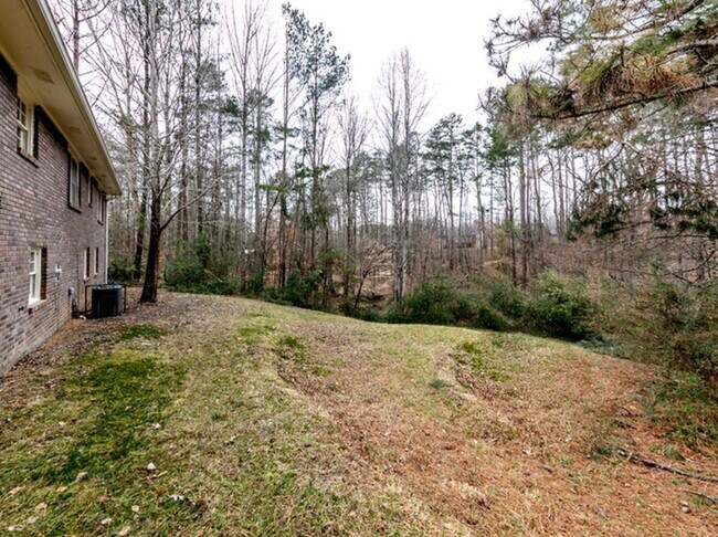 Building Photo - 214 Marty Ln