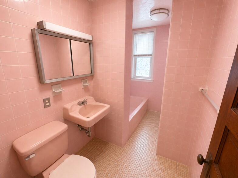 Building Photo - 333 Alewife Brook Pky