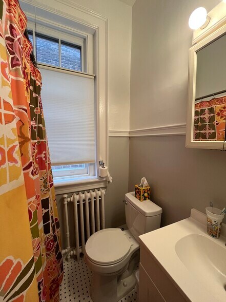 Building Photo - 2611 W Grace St