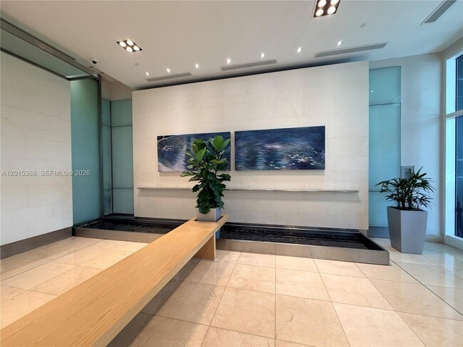 Building Photo - 2101 Brickell Ave