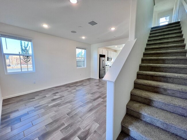 Building Photo - $2,450 Shepherd & Sunnyside, New 3 bedroom House - Clovis / Solar Panels