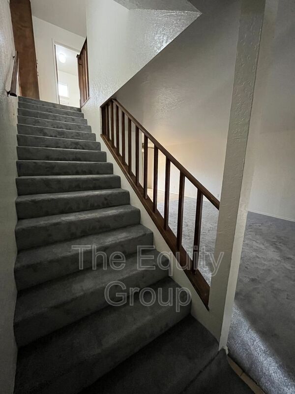 Building Photo - 351-360 N Capitola Ct