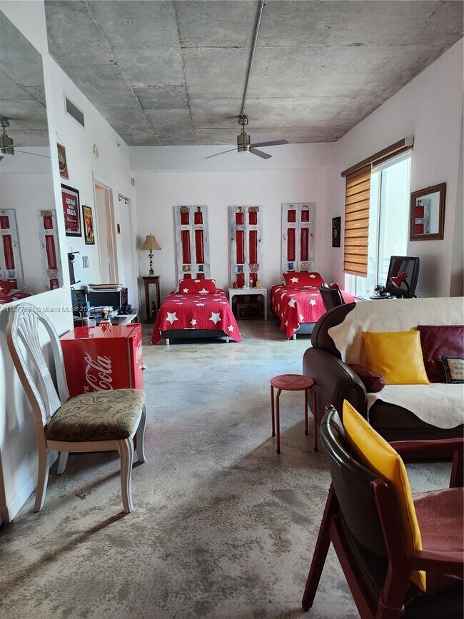 Building Photo - 234 NE 3rd St